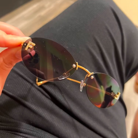 Retro F Stylish Black Sunglasses - Picture 6 of 17